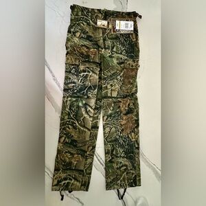 NWT Cabela’s Youth size 14 REG, camouflage uninsulated pant.Color: Seclusion 3D.